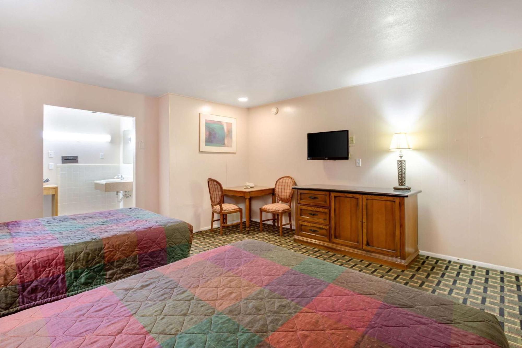 Rodeway Inn & Suites 레이톤 외부 사진