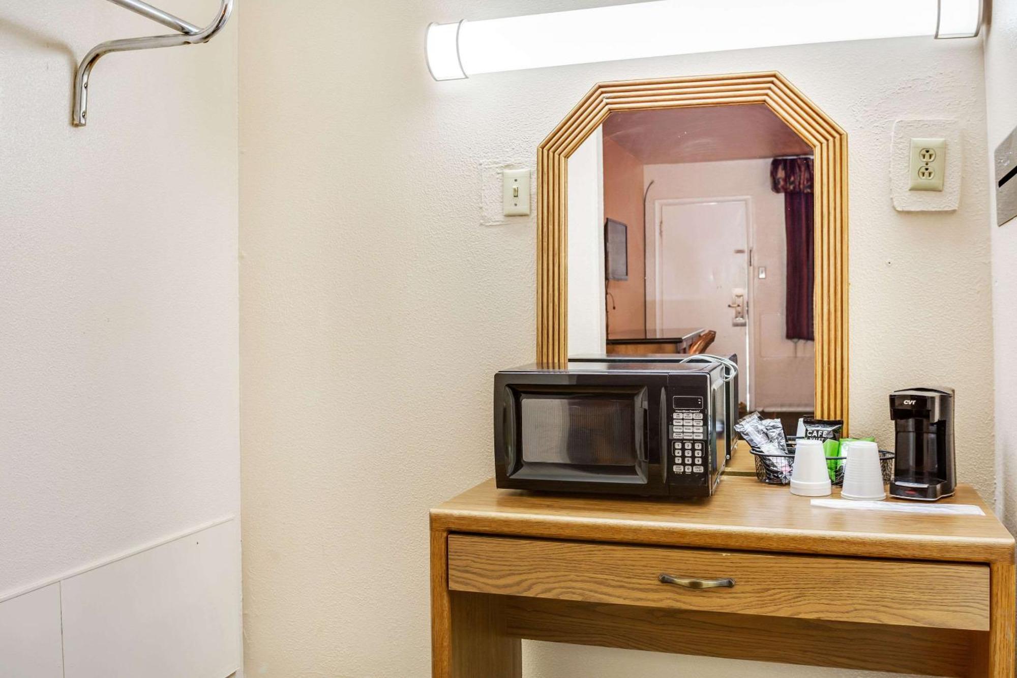 Rodeway Inn & Suites 레이톤 외부 사진
